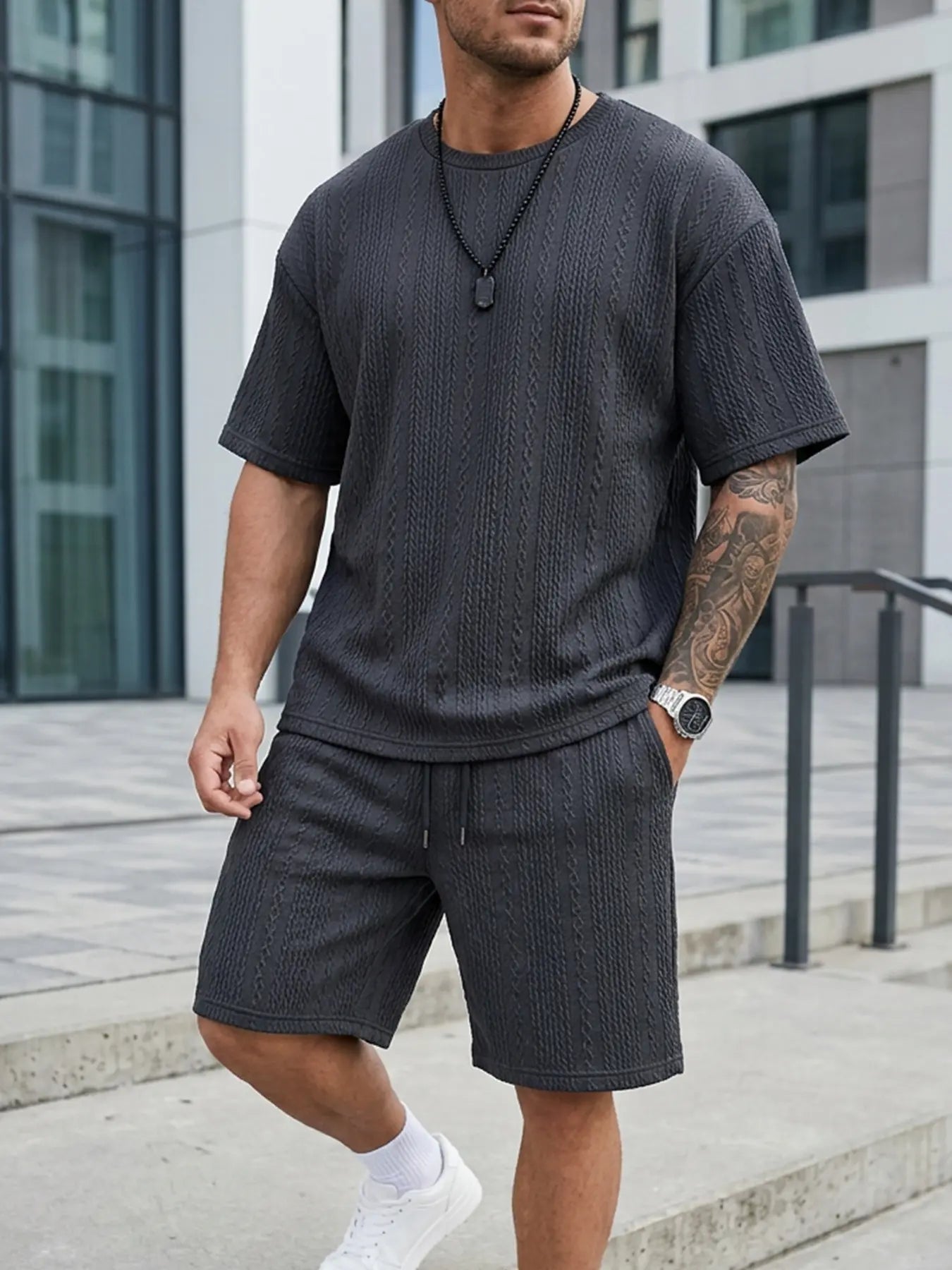 Herren-Streetwear 2-Teiler – Großer Strick-T-Shirt & Shorts mit Kordelzug, Lässiges Sommeroutfit